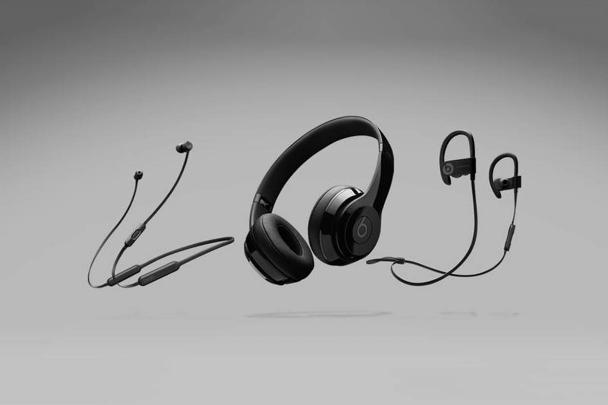 Best Headphones with W1 Chip (2024) Bass Head Speakers